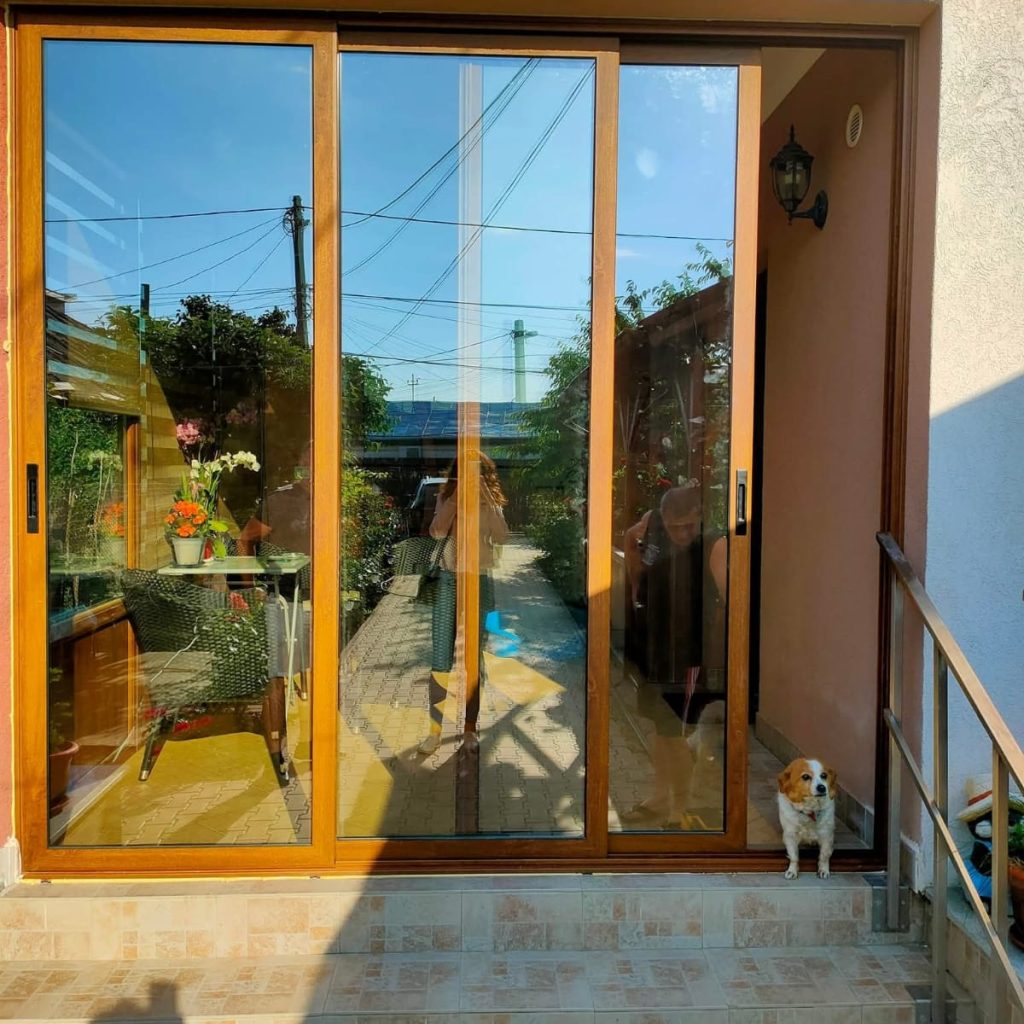 Usi culisante ( pvc sau aluminiu)